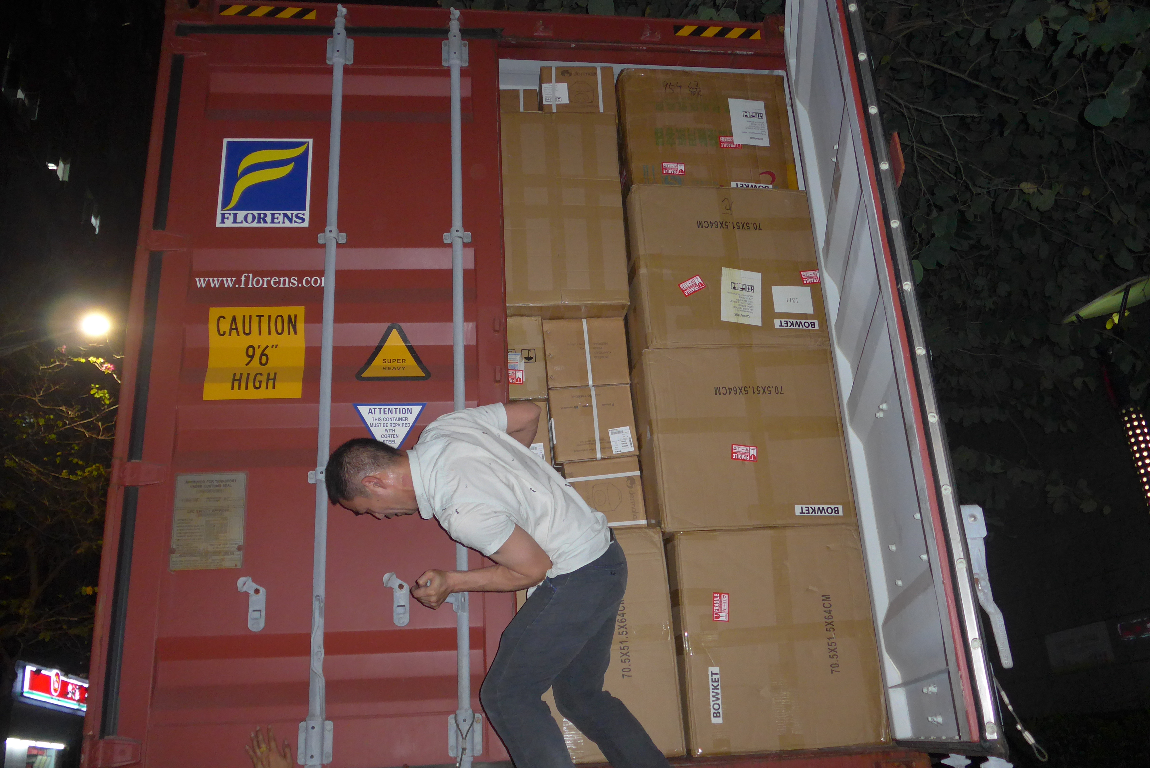40HQ container loading (image 1)